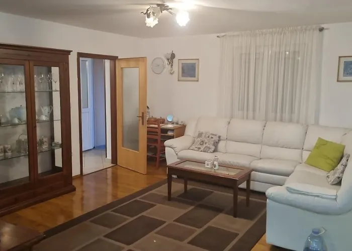 Miro Lägenhet Omišalj